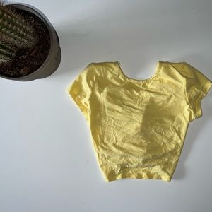 top in good condition, used it, it is yellow